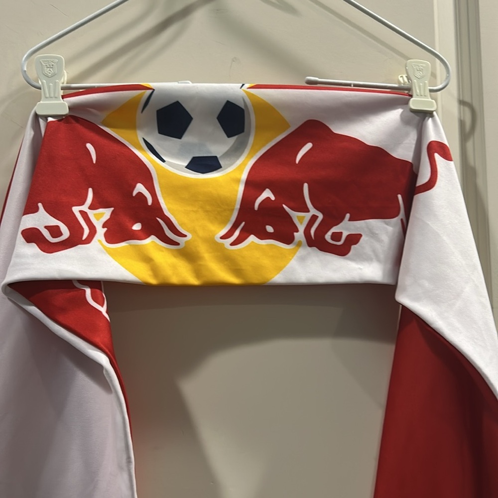 NWOT New York Red Bulls Soccer graphic double sided Team scarf fringe hem unisex